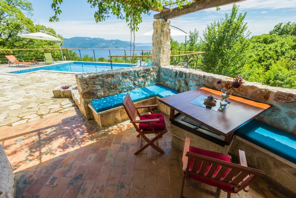 Ivanini Secluded Stone Villa With A Stunning View Brseč Exterior foto